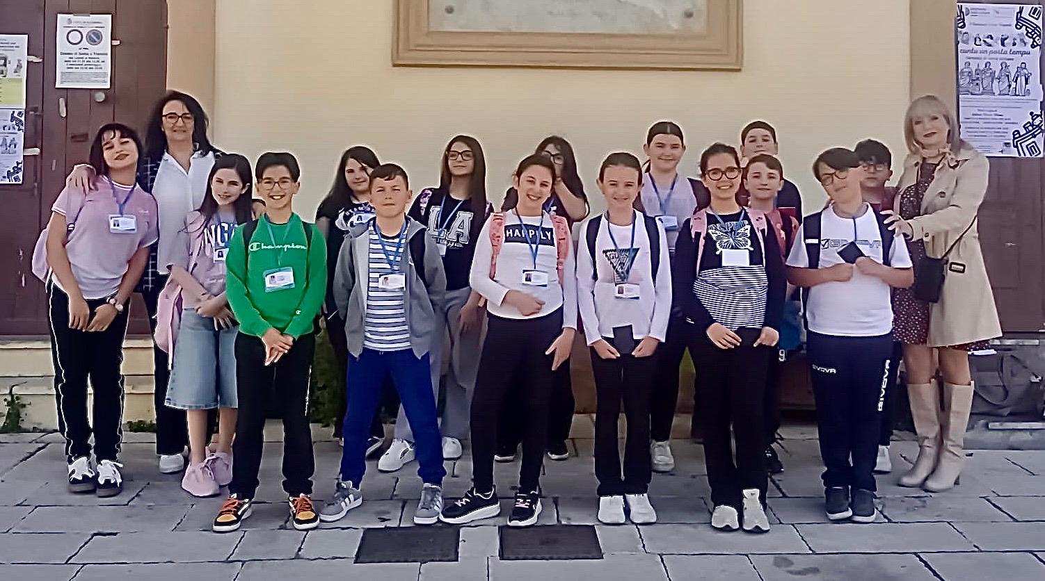 Dall’aula all’infinito e oltre: i piccoli cronisti del plesso Girgenti conquistano il web con “L’Aquilone”